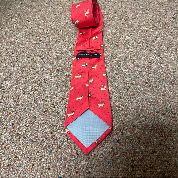 Tommy Hilfiger Men’s Neck Tie 100% Silk Polka Dot Reindeer Christmas Red/Pink - Picture 3 of 5